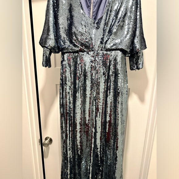 Aidan Mattox Sequin Gown - Size 4 - EUC - Picture 6 of 11